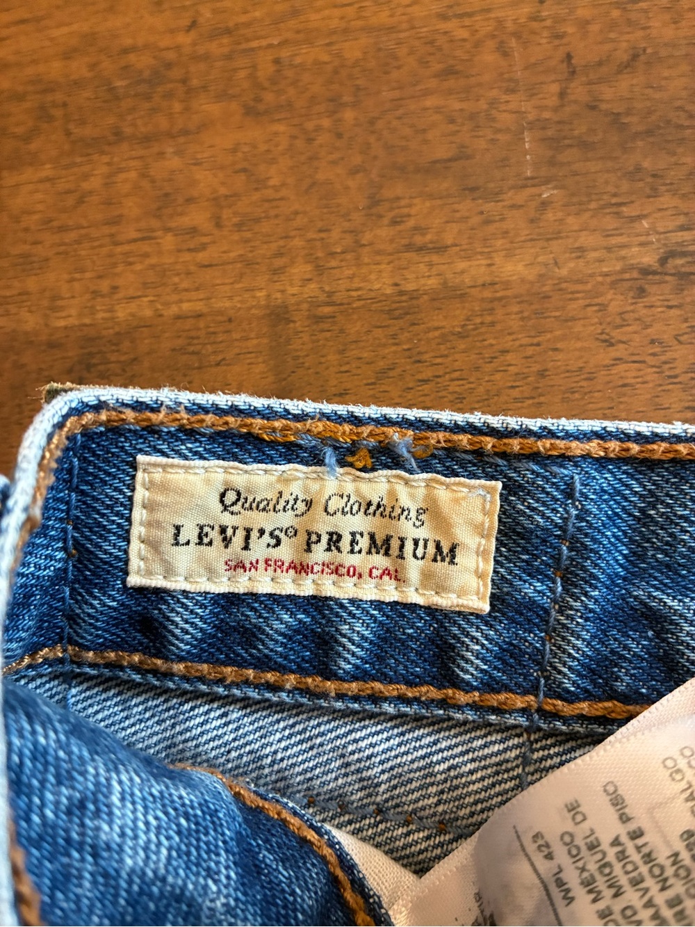 Levi’s 501 Shorts W26 Denim Jean Shorts Blue Distressed Cutoff Medium Wash - Picture 2 of 4